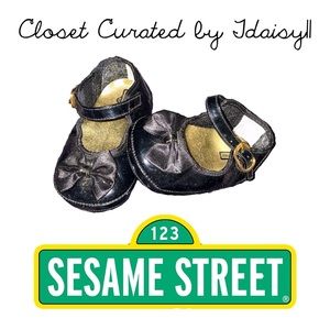 Sesame Street | Sz 3 Black Mary Janes (K002)